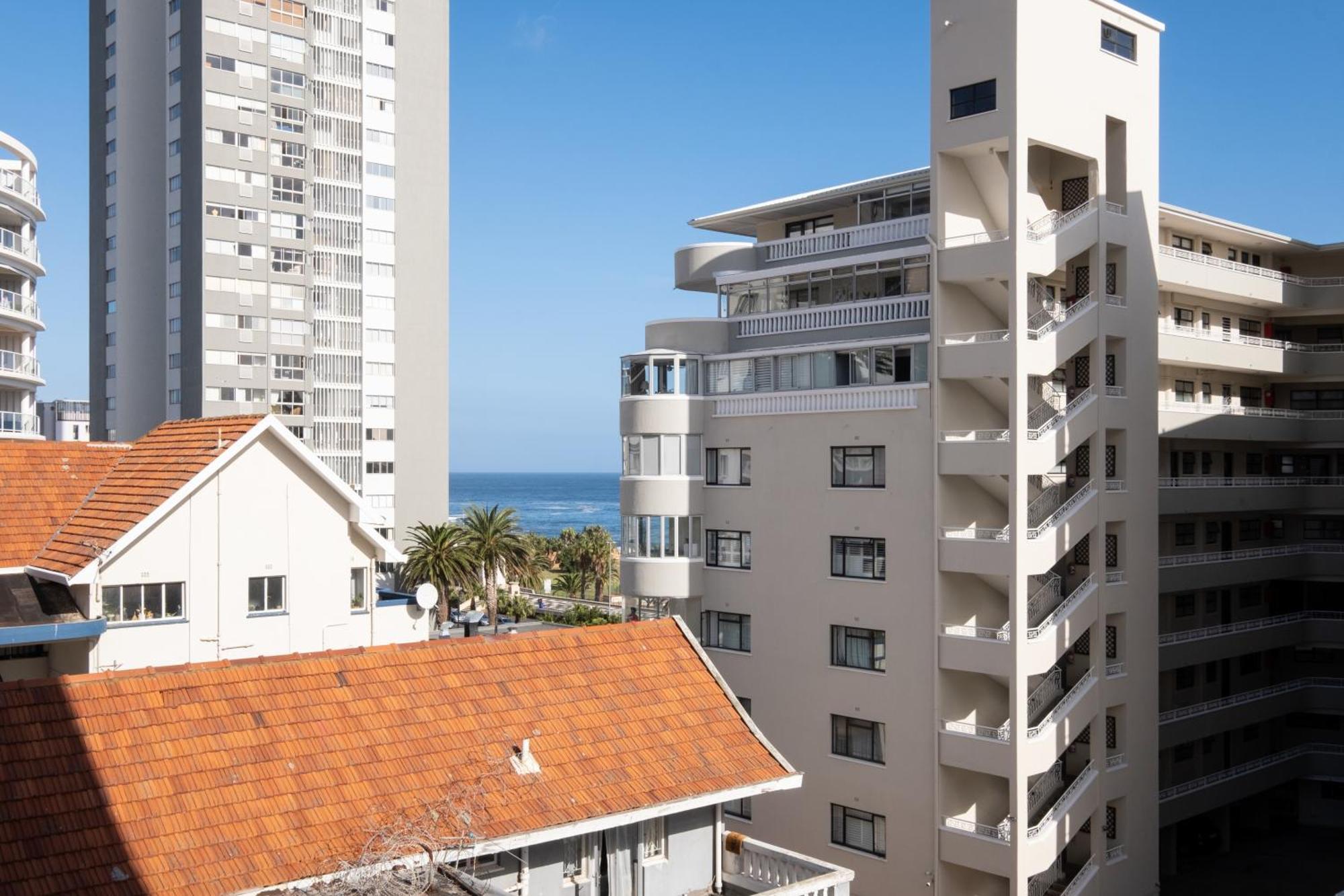 Flamingo 108: Modern With Balcony Appartement