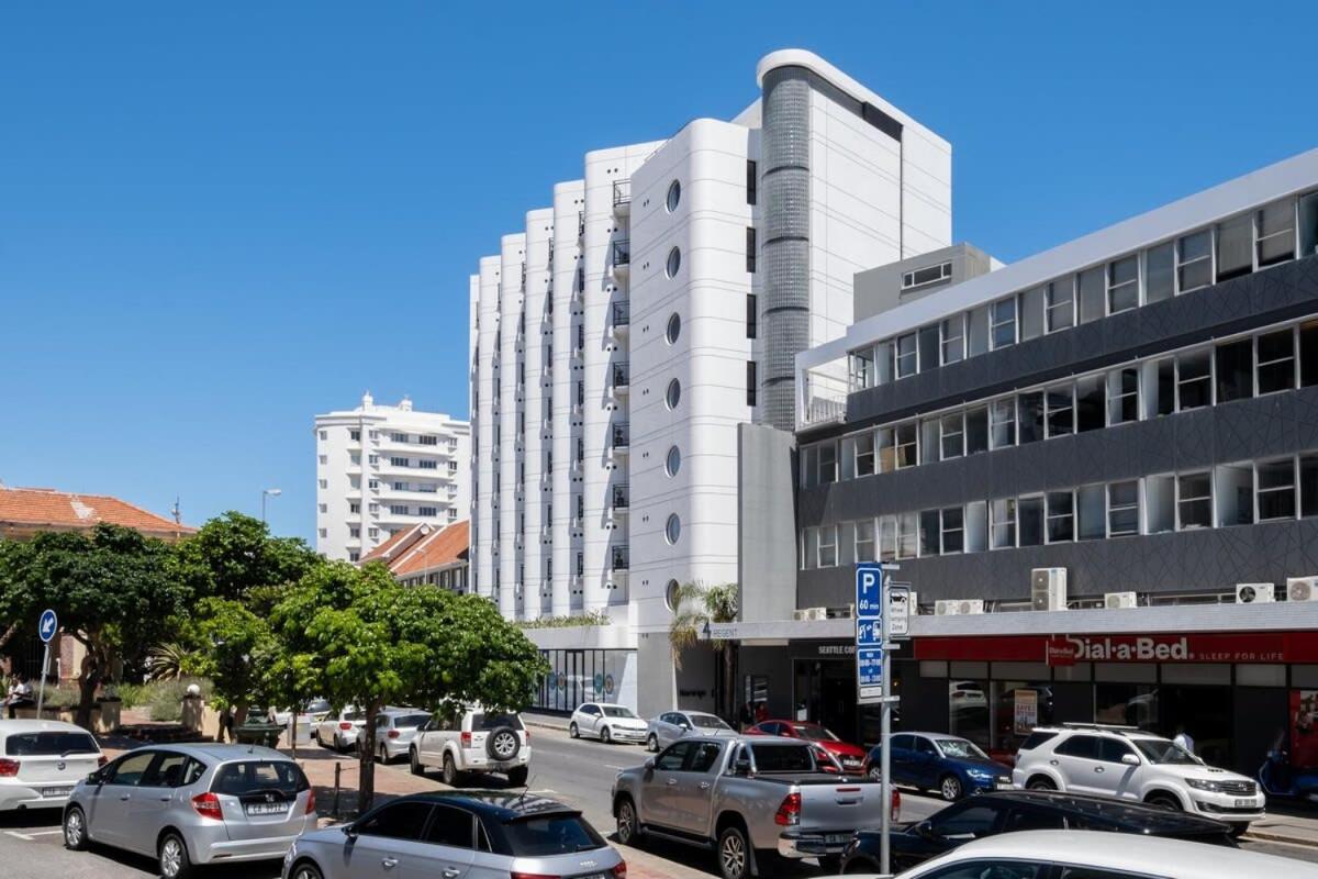 Flamingo 108: Modern With Balcony Apartment *