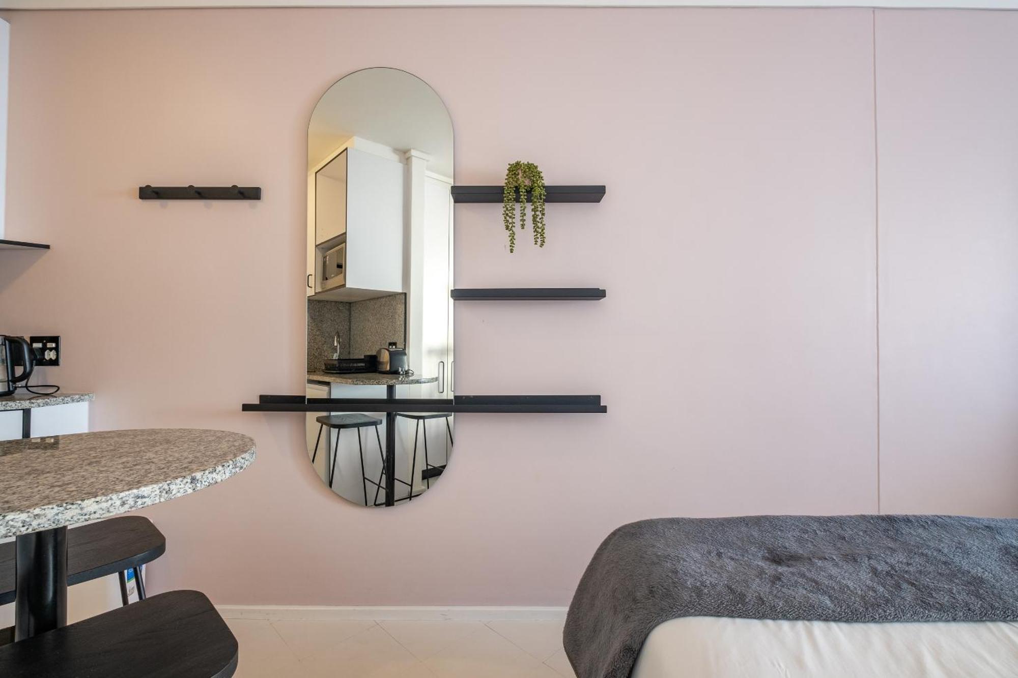 Apartment Flamingo 108: Modern With Balcony