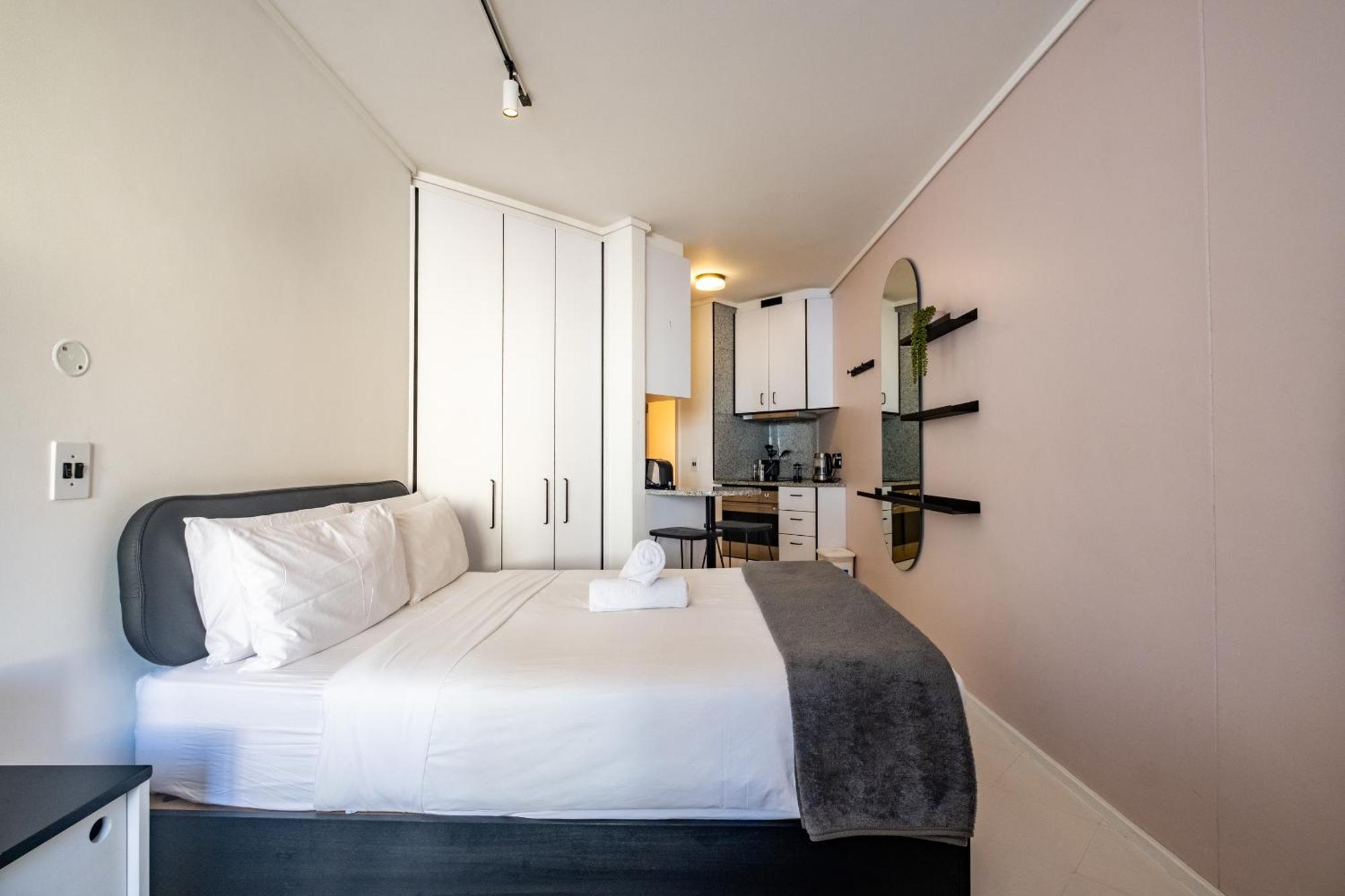 Apartment Flamingo 108: Modern With Balcony *