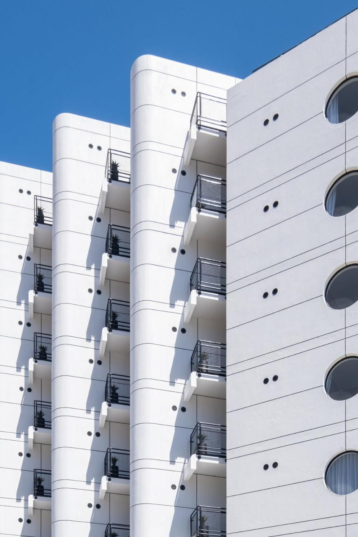 Flamingo 108: Modern With Balcony Cape Town