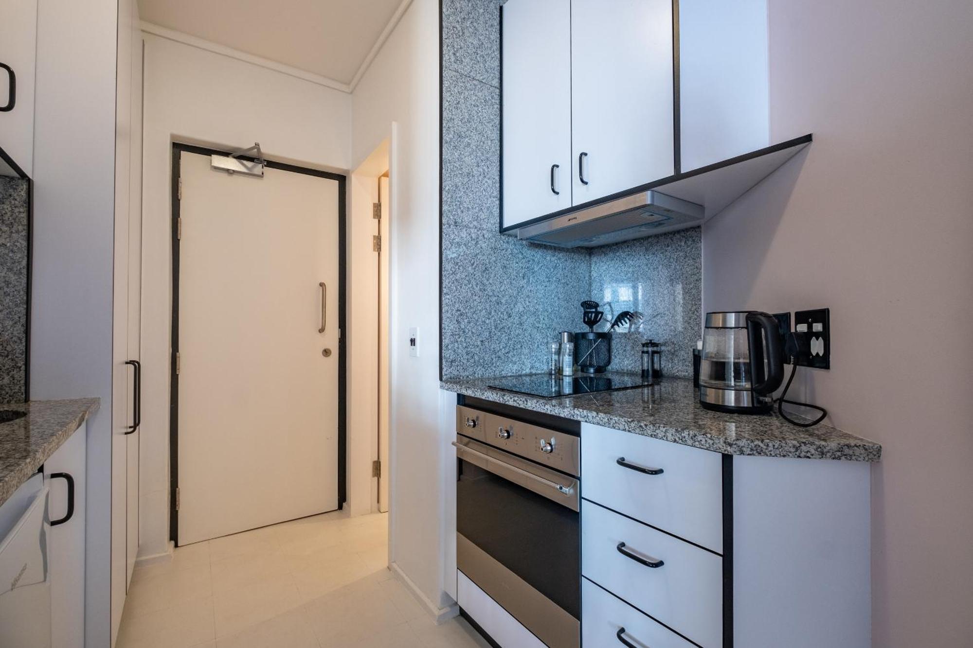 Flamingo 108: Modern With Balcony Apartment *